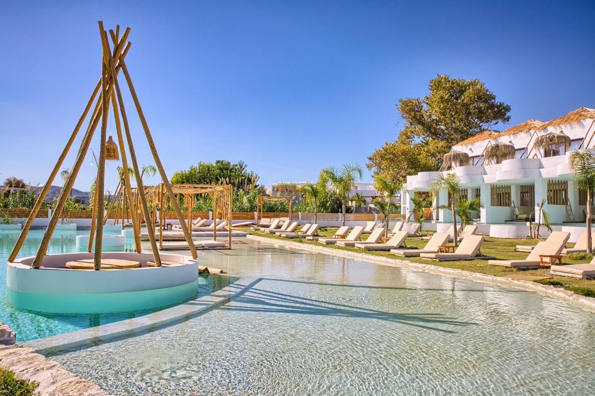 Alia Luxury Suites CCharaki Exterior foto