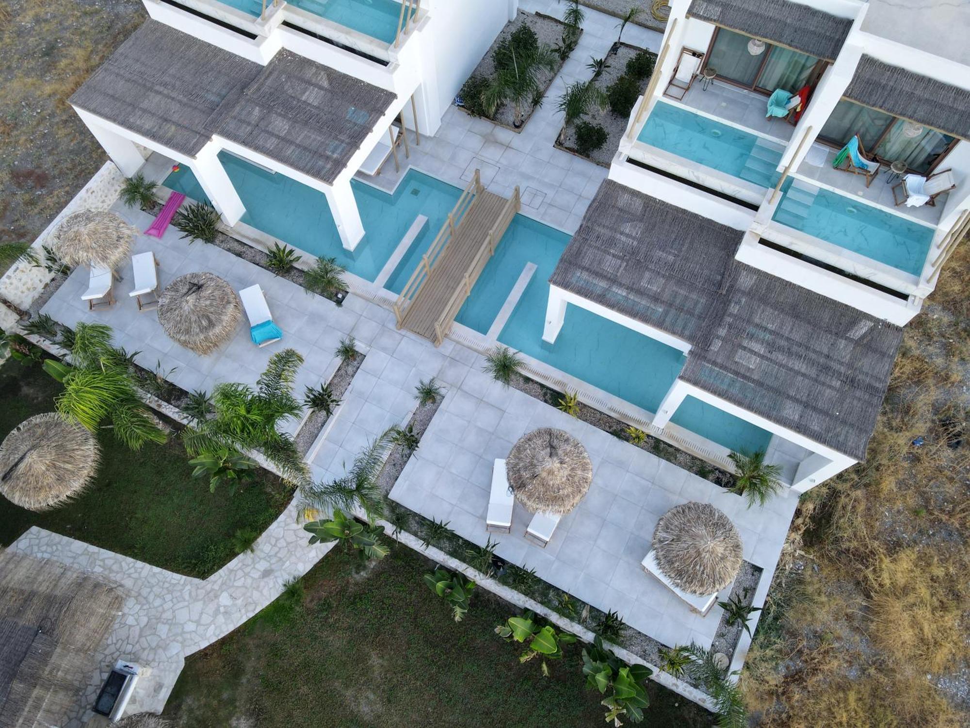 Alia Luxury Suites CCharaki Exterior foto