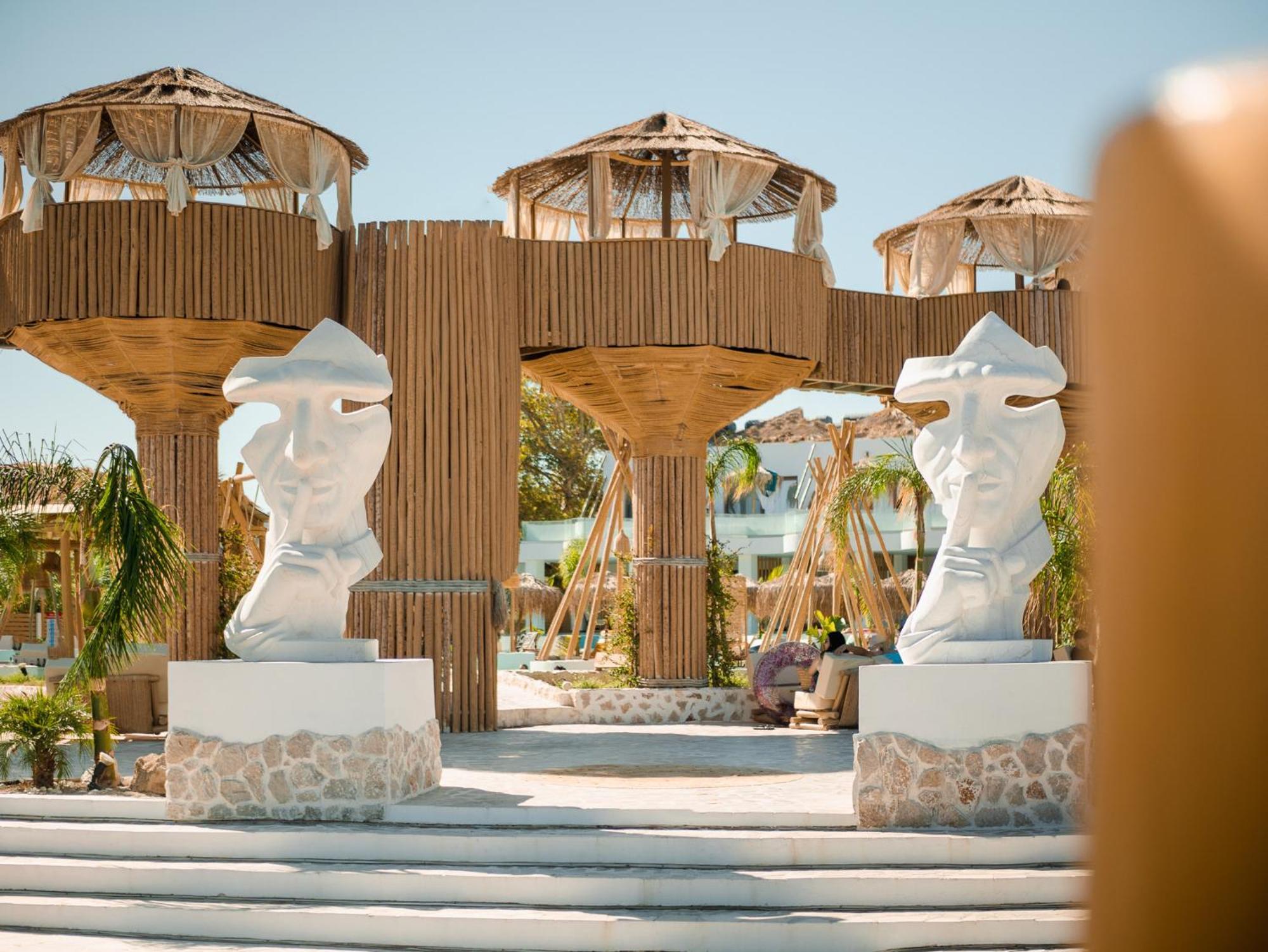 Alia Luxury Suites CCharaki Exterior foto