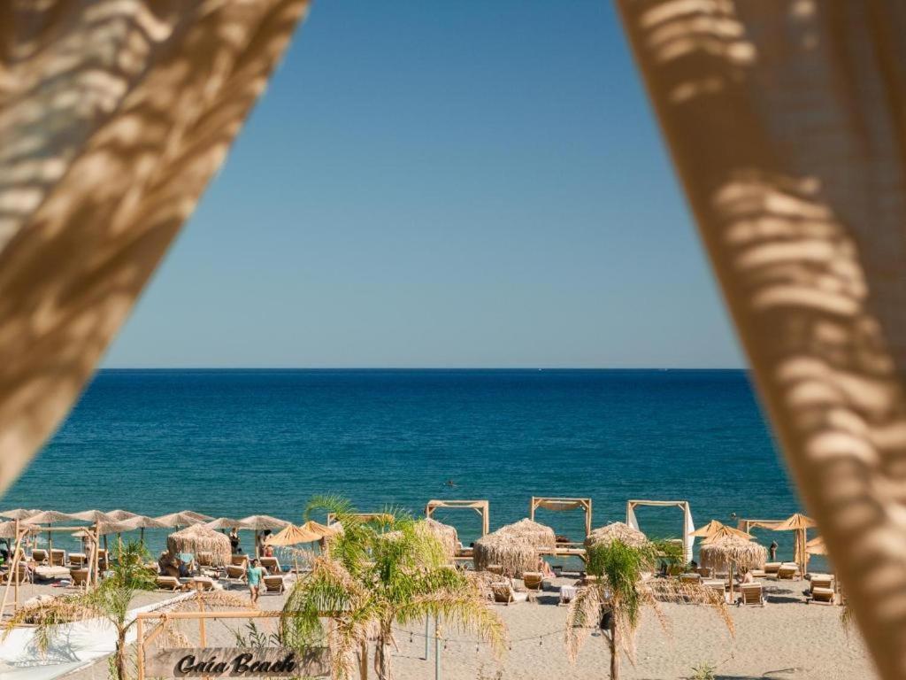 Alia Luxury Suites CCharaki Exterior foto